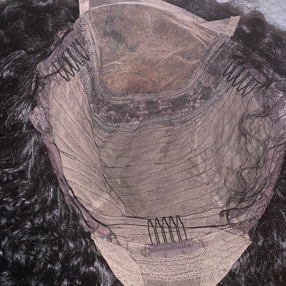 16’ Gorgeous 100% glueless 4x4 lace closure wig. - Picture 9 of 10